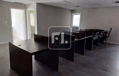 Imagem: O depósito possui 5 Vagas na garagem, 177m² de Área e está