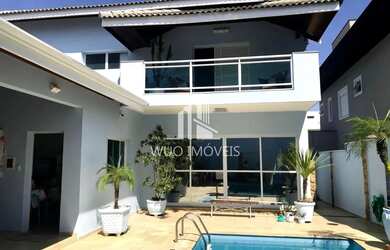 Imagem: A casa em condomínio possui 4 Dormitórios, 5 Banheiros, 4