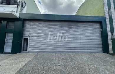 Imagem: O depósito possui 4 Vagas na garagem, 140m² de Área e está