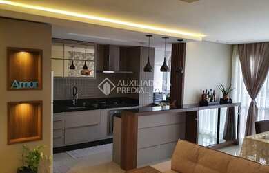 Imagem: O apartamento possui 3 Dormitórios, 1 Banheiro, 2 Vagas na