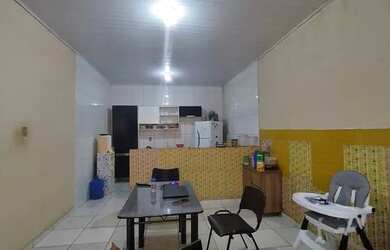 Imagem: A casa possui 2 Dormitórios, 2 Banheiros, 1 Vaga na garagem