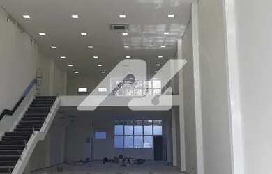 Imagem: O depósito possui 5 Vagas na garagem, 381m² de Área e está