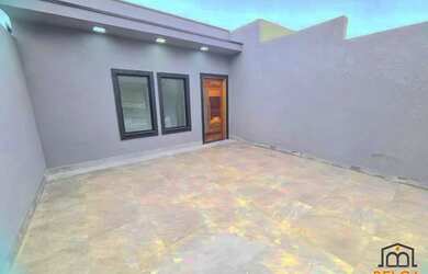 Imagem: A casa à venda possui 3 Dormitórios, 3 Banheiros, 2 Vagas