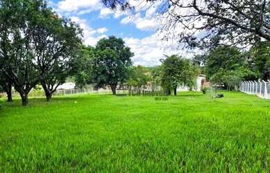 Imagem: O terreno possui 1.766m² de Área e está localizado em Porto