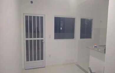 Imagem: A casa possui 1 Dormitório, 1 Banheiro e está localizado