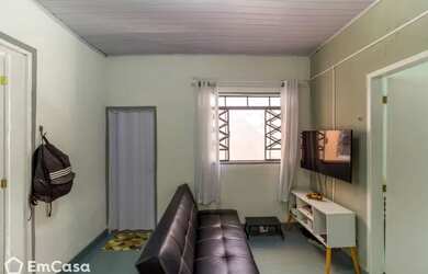 Imagem: A casa possui 2 Dormitórios, 1 Banheiro e 57m² de Área e