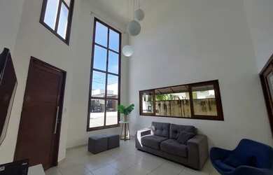 Imagem: A casa em condomínio possui 4 Dormitórios, 4 Banheiros, 2