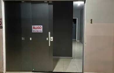 Imagem: A casa possui 1 Dormitório, 1 Banheiro, 1 Vaga na garagem