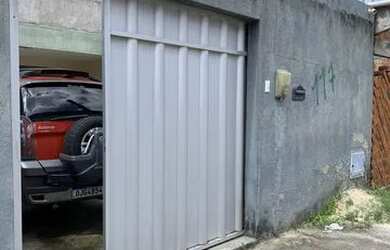 Imagem: A casa possui 4 Dormitórios, 5 Banheiros, 5 Vagas na garagem