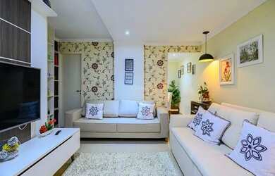 Imagem: A casa em condomínio e possui 3 Dormitórios, 3 Banheiros