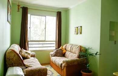 Imagem: O apartamento possui 2 Dormitórios, 1 Banheiro, 1 Vaga na garagem