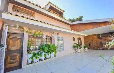 Imagem: A casa possui 2 Dormitórios, 1 Banheiro, 1 Vaga na garagem