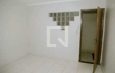 Imagem: O apartamento possui 2 Dormitórios, 1 Banheiro e 70m² de Área