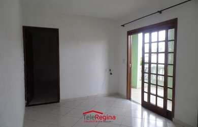 Imagem: A casa possui 3 Dormitórios, 1 Banheiro, 1 Vaga na garagem