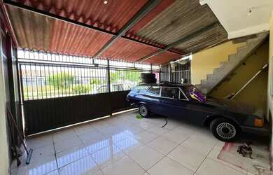 Imagem: A casa em condomínio possui 3 Dormitórios, 1 Banheiro, 3 Vagas