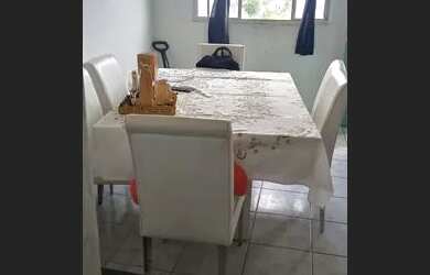 Imagem: A casa possui 2 Dormitórios, 1 Banheiro, 2 Vagas na garagem