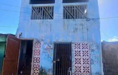 Imagem: A casa possui 2 Dormitórios, 1 Banheiro e está localizado