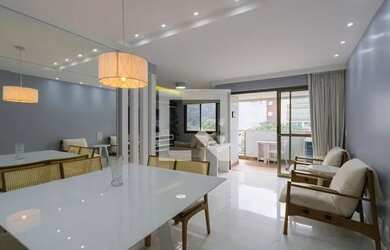 Imagem: O apartamento possui 3 Dormitórios, 3 Banheiros, 2 Vagas na