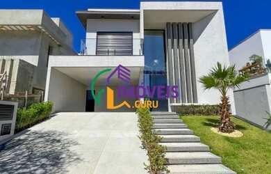 Imagem: A casa em condomínio possui 4 Dormitórios, 4 Banheiros, 4