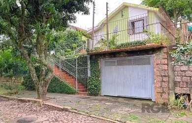 Imagem: A casa possui 4 Dormitórios, 4 Banheiros, 1 Vaga na garagem