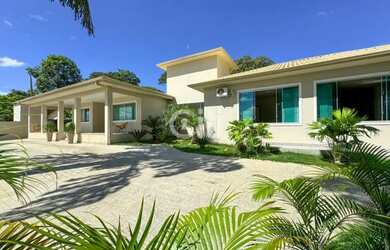 Imagem: A casa em condomínio possui 3 Dormitórios, 1 Banheiro, 4 Vagas