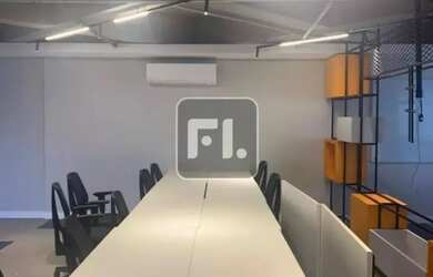 Imagem: O depósito possui 5 Vagas na garagem, 285m² de Área e está