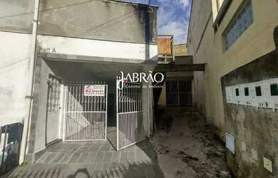 Imagem: A casa possui 2 Dormitórios, 1 Banheiro, 1 Vaga na garagem