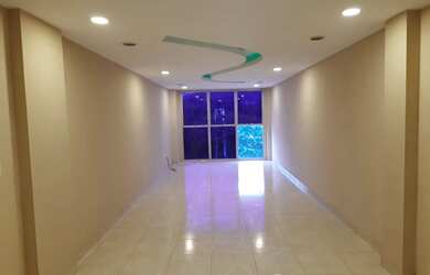 Imagem: O depósito possui 1 Vaga na garagem, 52m² de Área e está