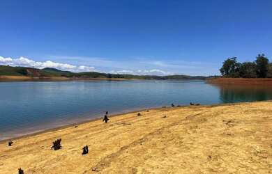Imagem 13: Lindo Terreno em Jacareí Natureza, Tranquilidade e Pé na Água