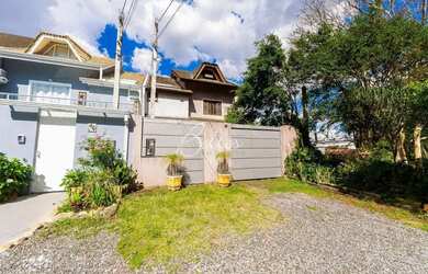 Imagem: A casa possui 4 Dormitórios, 4 Banheiros, 3 Vagas na garagem