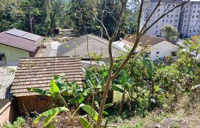 Imagem 6: Casa completa com grande terreno