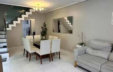 Imagem: A casa em condomínio possui 3 Dormitórios, 3 Banheiros, 2