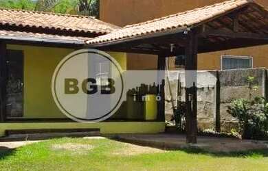 Imagem: A casa possui 2 Dormitórios, 1 Banheiro, 1 Vaga na garagem