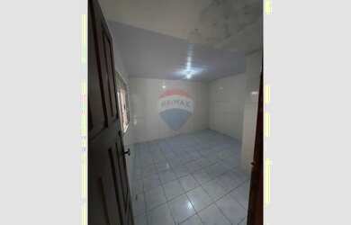 Imagem 10: Vende-se casa espaçosa em localização privilegiada