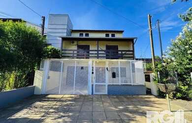 Imagem: A casa possui 4 Dormitórios, 3 Banheiros e 173m² de Área