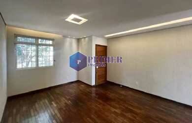 Imagem: A casa possui 4 Dormitórios, 3 Banheiros, 4 Vagas na garagem