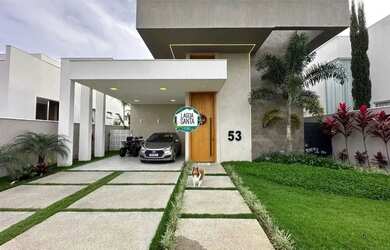 Imagem: A casa em condomínio possui 4 Dormitórios, 4 Banheiros, 270m²