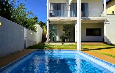 Imagem: A casa em condomínio possui 4 Dormitórios, 5 Banheiros, 4