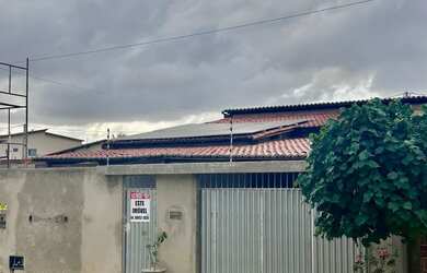 Imagem: A casa possui 3 Dormitórios, 3 Banheiros, 3 Vagas na garagem