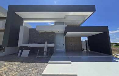 Imagem: A casa em condomínio possui 3 Dormitórios, 4 Banheiros, 2