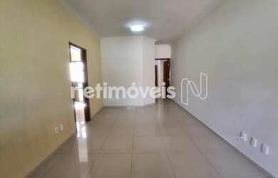 Imagem: A casa possui 4 Dormitórios, 3 Banheiros, 2 Vagas na garagem