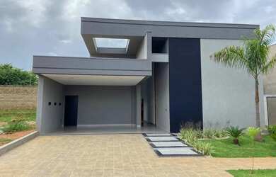 Imagem: A casa em condomínio possui 3 Dormitórios, 4 Banheiros, 4