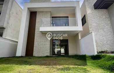 Imagem: A casa em condomínio possui 4 Dormitórios, 5 Banheiros, 2