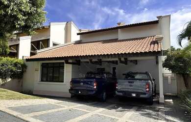 Imagem: A casa em condomínio possui 3 Dormitórios, 2 Banheiros, 2