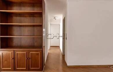 Imagem: O apartamento possui 3 Dormitórios, 2 Banheiros, 2 Vagas na