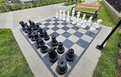 Imagem: O apartamento possui 2 Dormitórios, 1 Banheiro, 1 Vaga na garagem