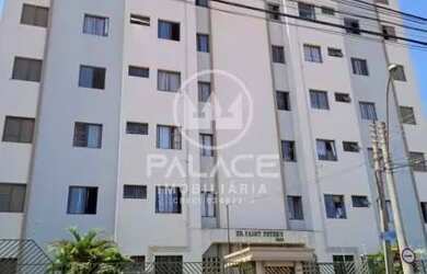 Imagem: O apartamento possui 1 Dormitório, 1 Banheiro, 1 Vaga na garagem