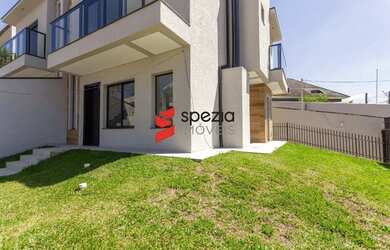 Imagem: A casa possui 3 Dormitórios, 3 Banheiros, 2 Vagas na garagem