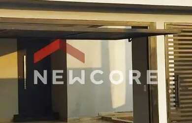 Imagem: A casa possui 2 Dormitórios, 2 Banheiros, 2 Vagas na garagem