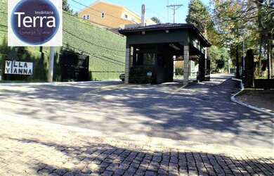 Imagem: O terreno possui 610m² de Área e está localizado em Vila